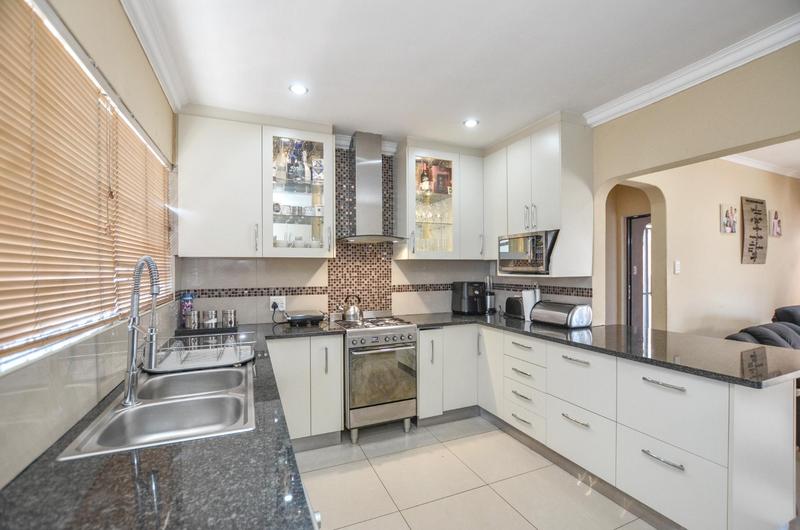 3 Bedroom Property for Sale in Glen Lilly Western Cape